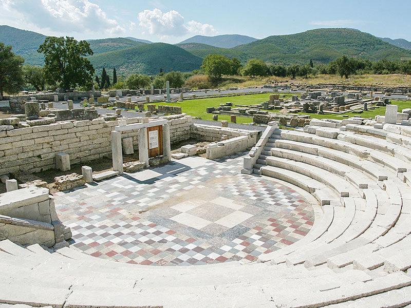 Το ωδείο της Αρχαίας Μεσσήνης, με την Αγορά και το Ασκληπιείο