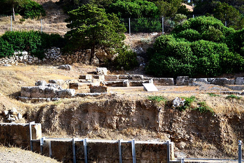 Αψιδωτή δεξαμενή στο ναό της Ήρας