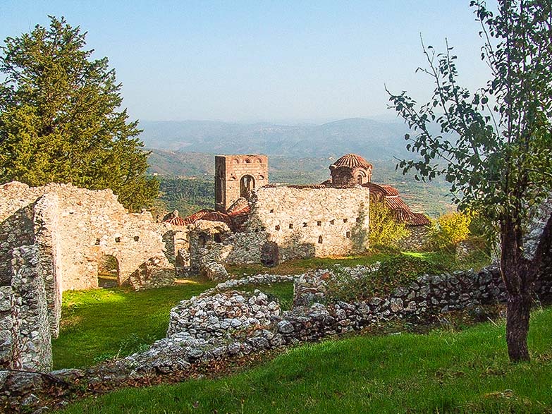 Μέρος των τειχών της καστροπολιτείας του Μυστρά