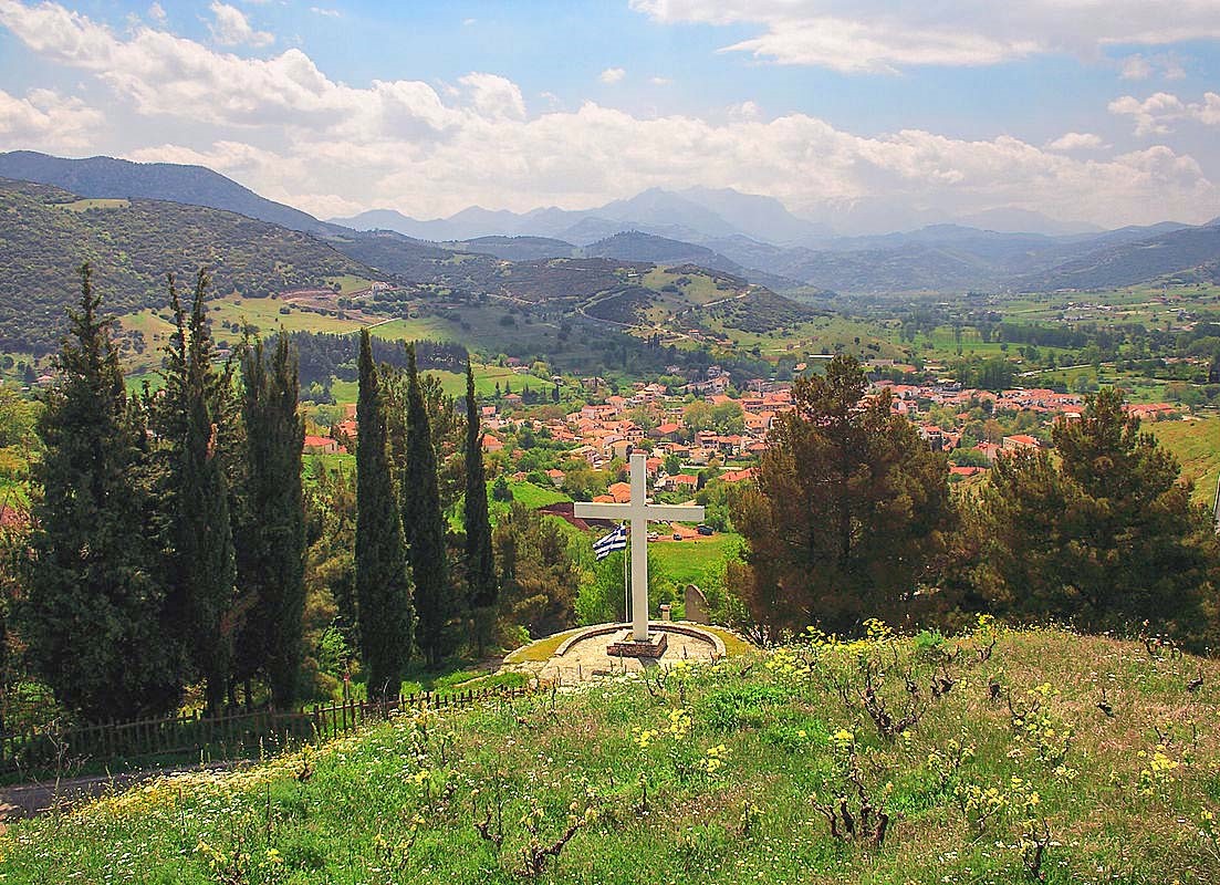 Τα Καλάβρυτα όπως φαίνονται από τον Τόπο Θυσίας
